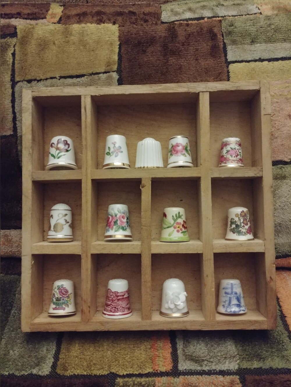 Vintage 13 pcs thimble collection With Display Case